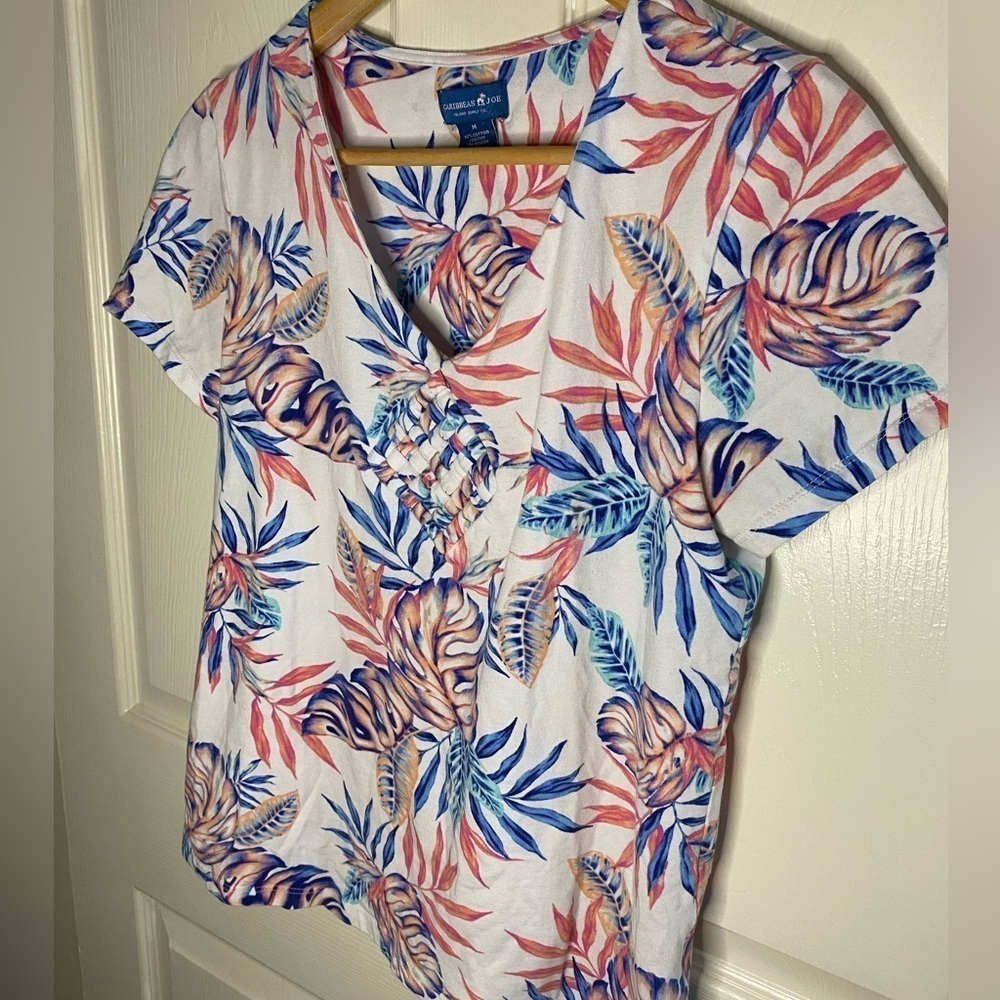 Caribbean Joe Tropical Leaf V-neck Short Sleeve Shirt, Vacation - Picture 4 of 7